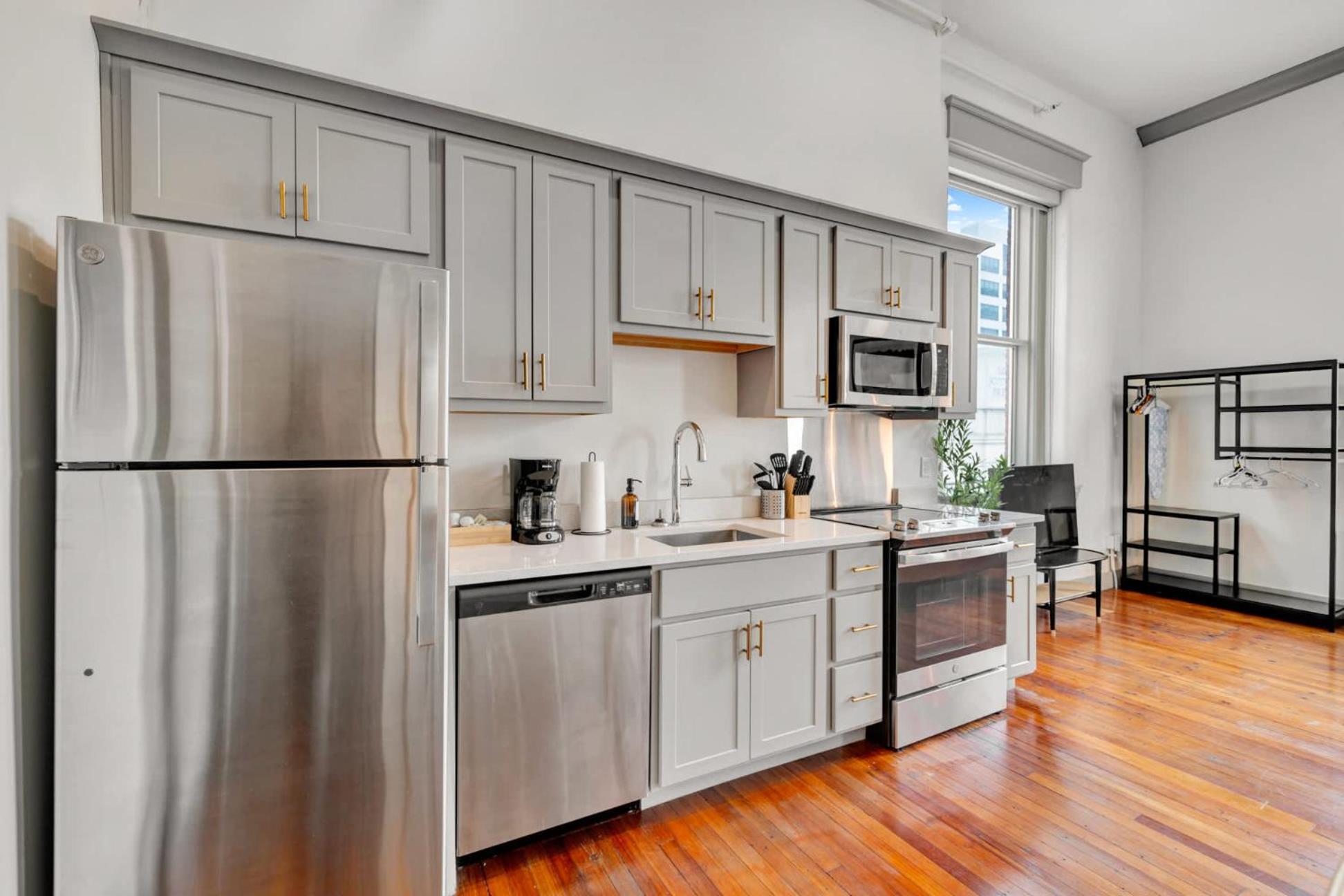 Apartment Bright And Modern In # 402 *