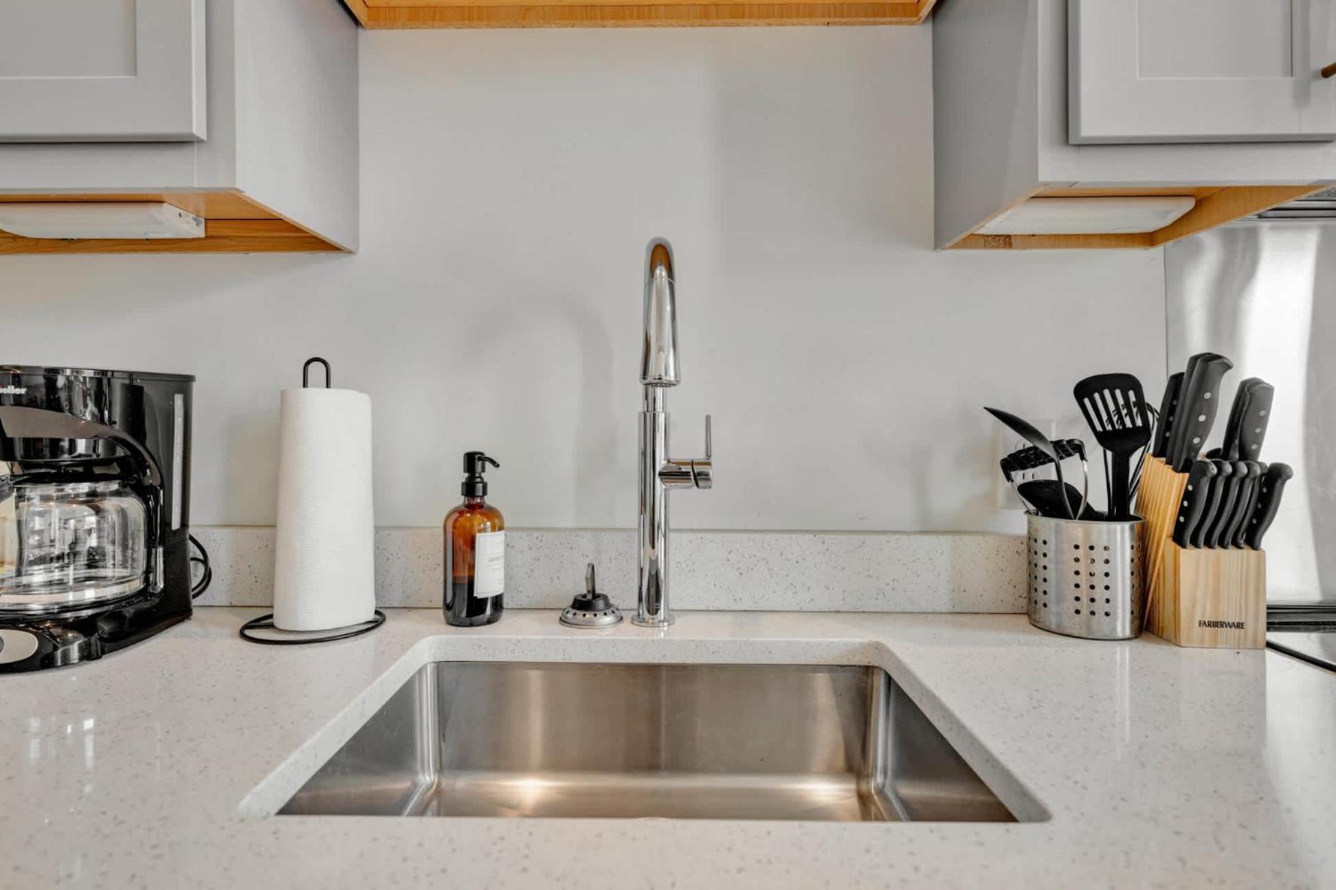 Bright And Modern In # 402